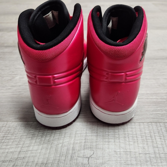 SOLD!!Jordan 1 Anodized Cherry - Picture 4 of 5